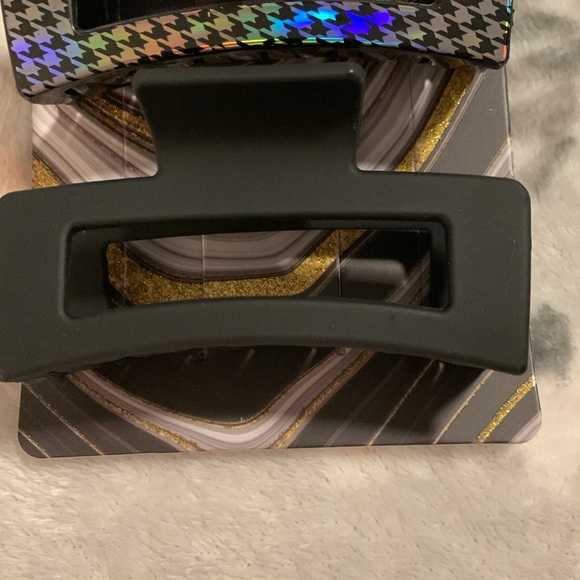 Hair Clips in Hounds Tooth Pattern & Black Matte Colors 2 pack NWT - Picture 3 of 6